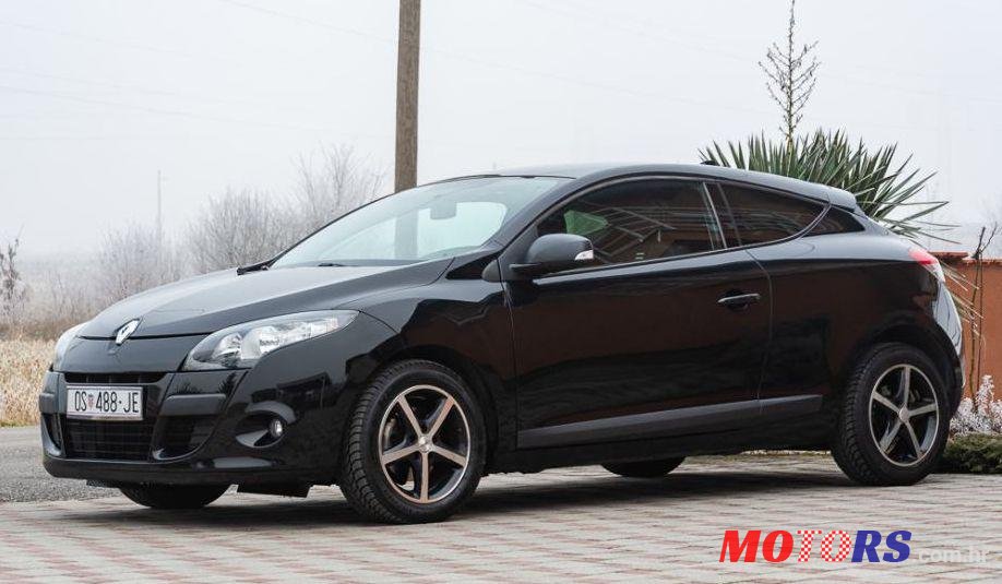 2011' Renault Megane Coupe photo #1