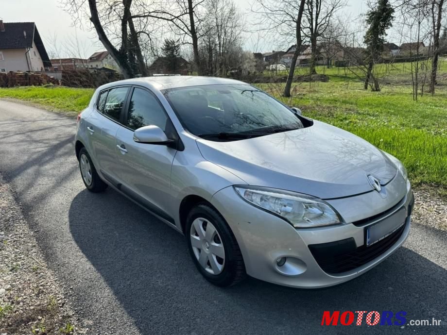2011' Renault Megane 1,5 Dci Edc photo #1