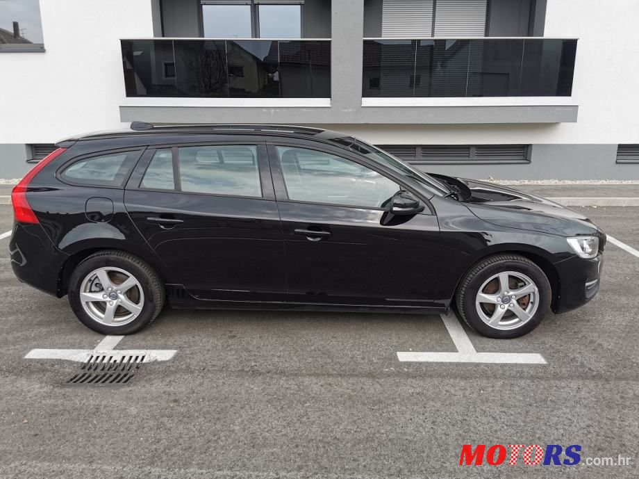 2015' Volvo V60 D2 photo #2