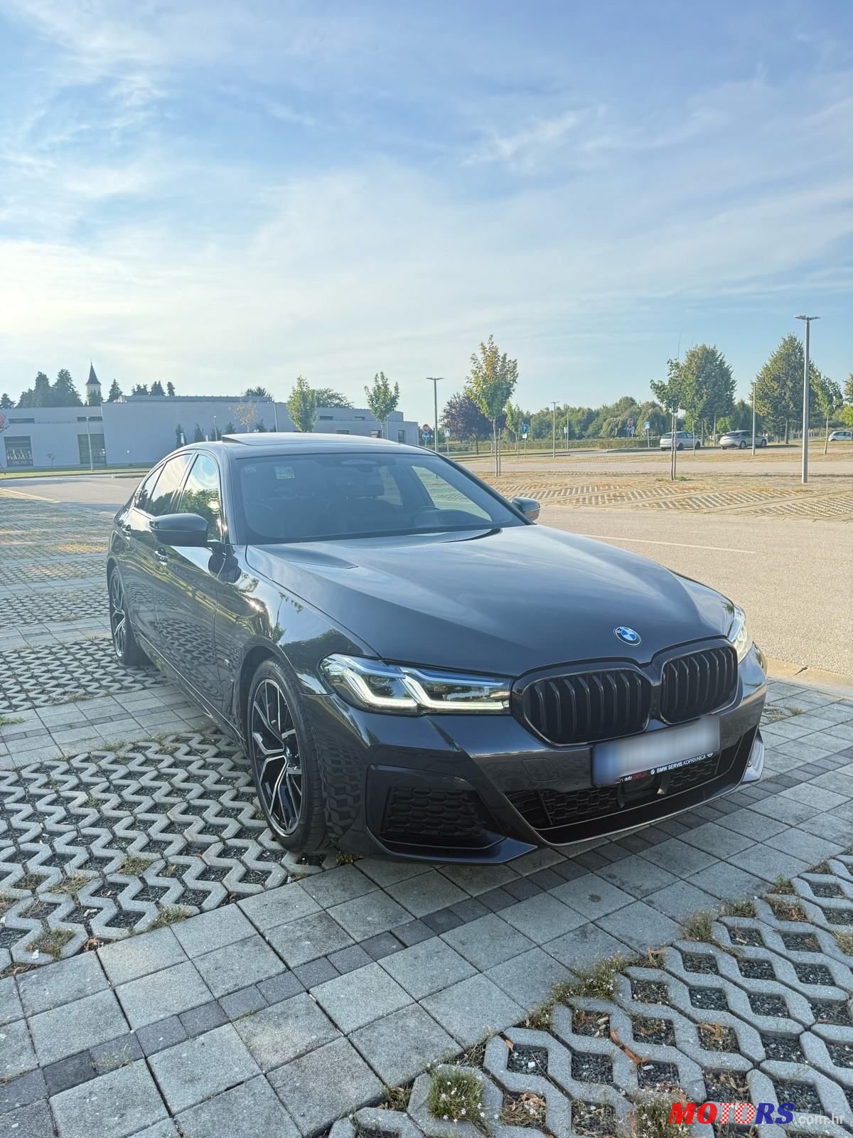 2023' BMW Serija 5 520D photo #1