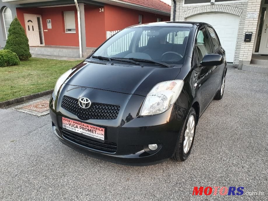 2008' Toyota Yaris photo #1