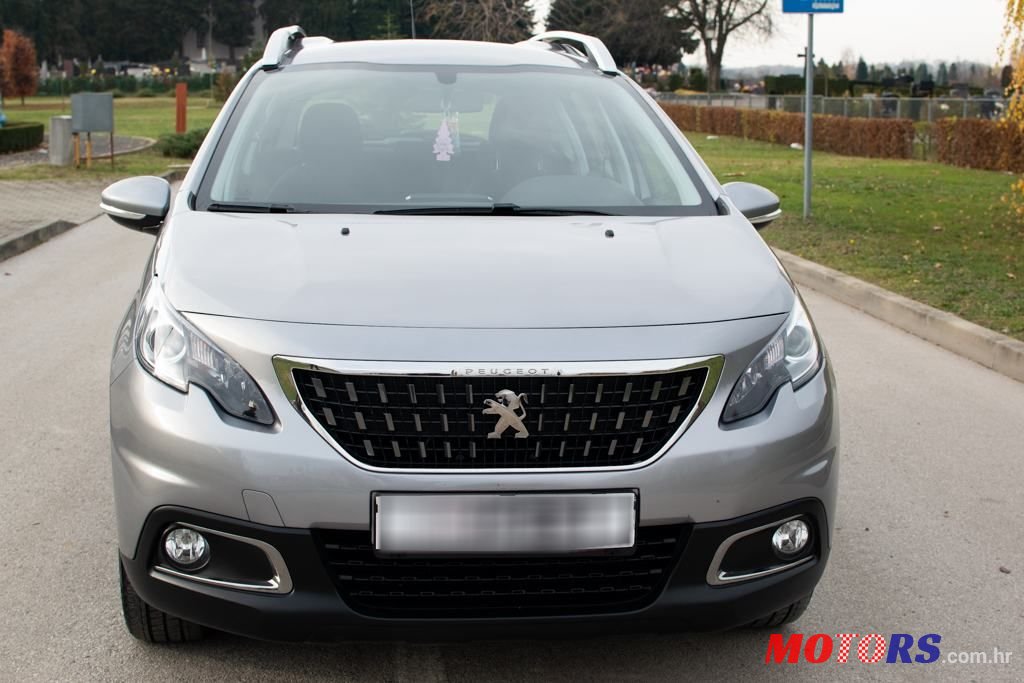 2019' Peugeot 2008 1,2 Puretech photo #2