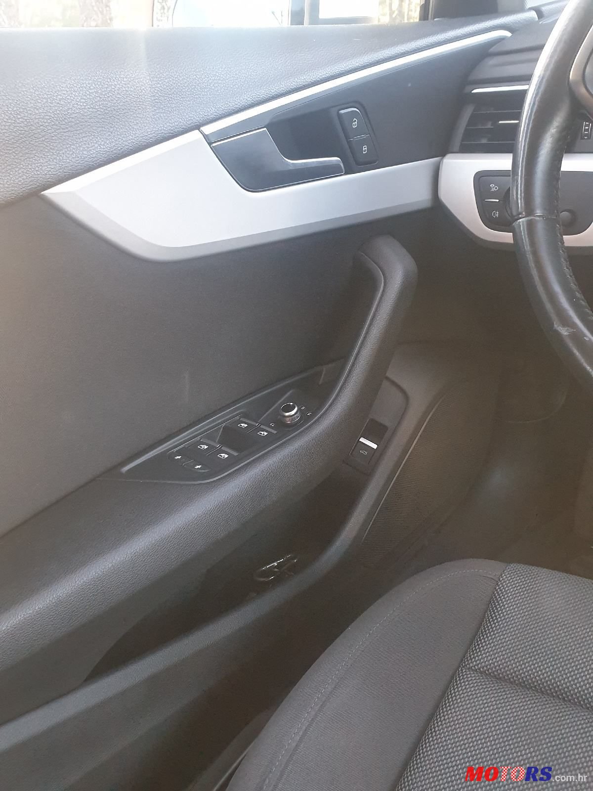 2016' Audi A4 Avant photo #6