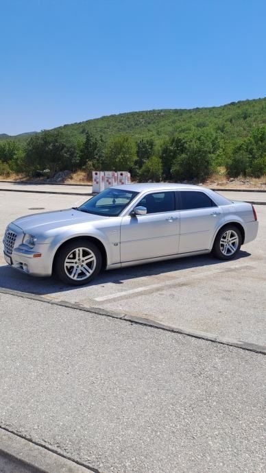 2004' Chrysler 300C photo #2