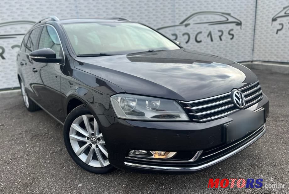 2011' Volkswagen Passat Variant photo #1