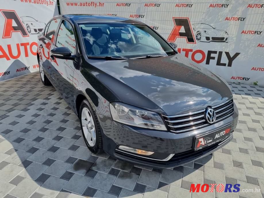 2012' Volkswagen Passat photo #1