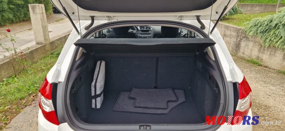 2013' Citroen C4 photo #6