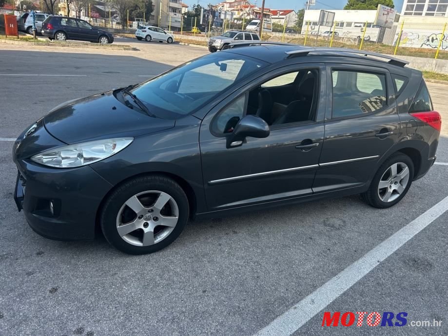 2011' Peugeot 207 1,6 Vti photo #1