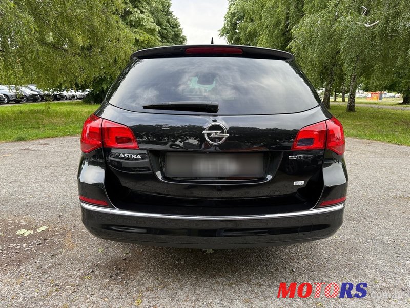 2016' Opel Astra Karavan photo #4