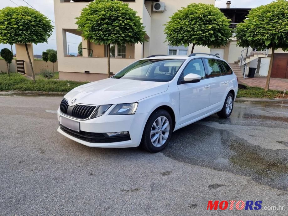 2019' Skoda Octavia Combi photo #2