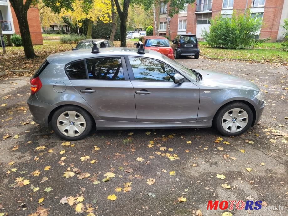 2010' BMW Serija 1 116D Sport photo #4
