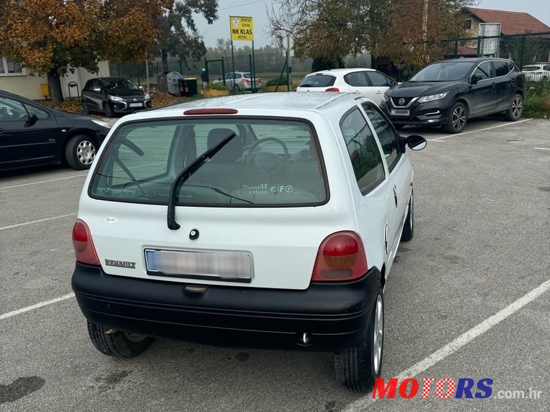 2009' Renault Twingo 1,2 photo #2