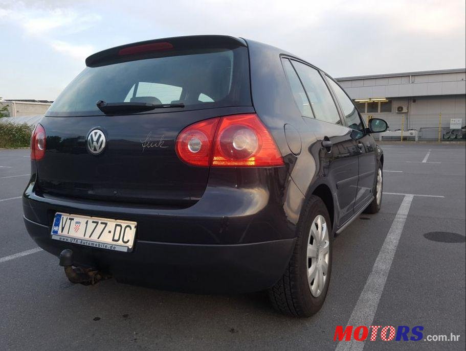 2004' Volkswagen Golf V 2,0 Sdi photo #2