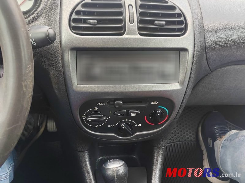 2004' Peugeot 206 photo #4