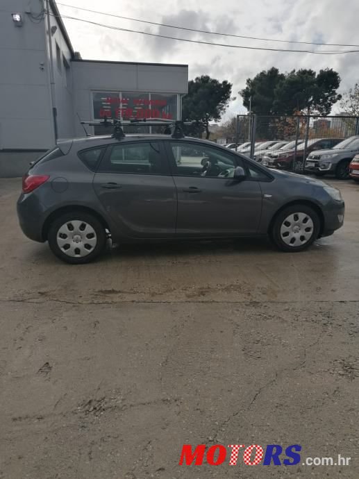 2011' Opel Astra 1,7 Cdti photo #3