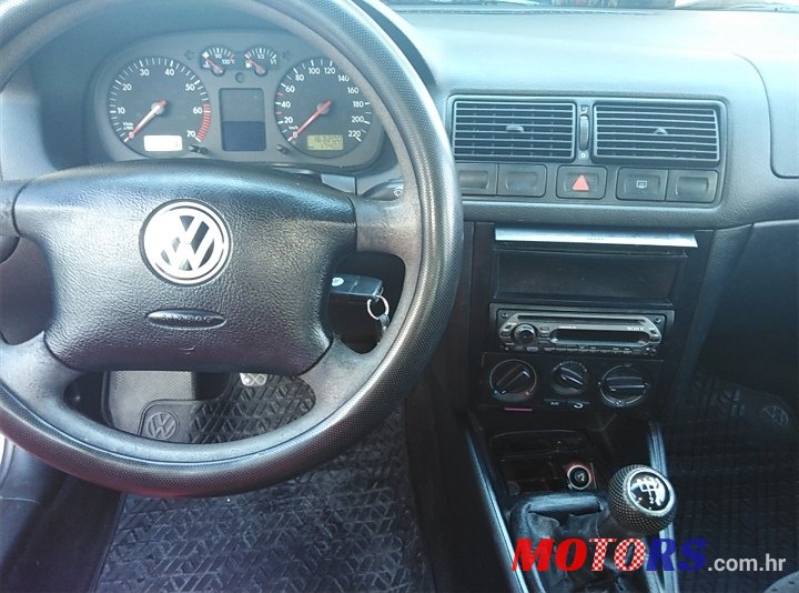 1999' Volkswagen Golf Golf 4 1.4 16V photo #2