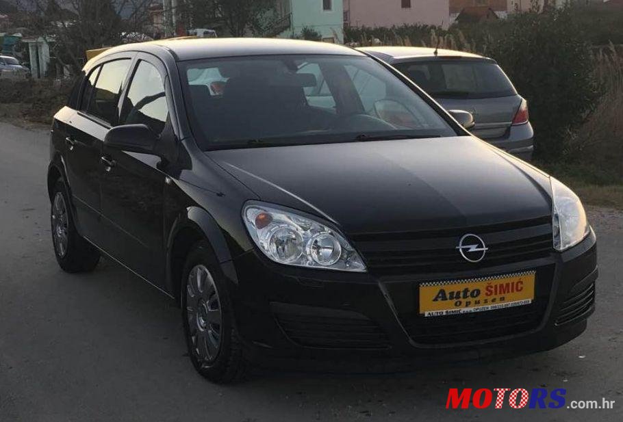 2004' Opel Astra 1,7 Cdti photo #1