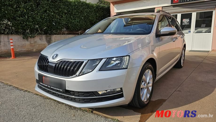 2019' Skoda Octavia Combi photo #1