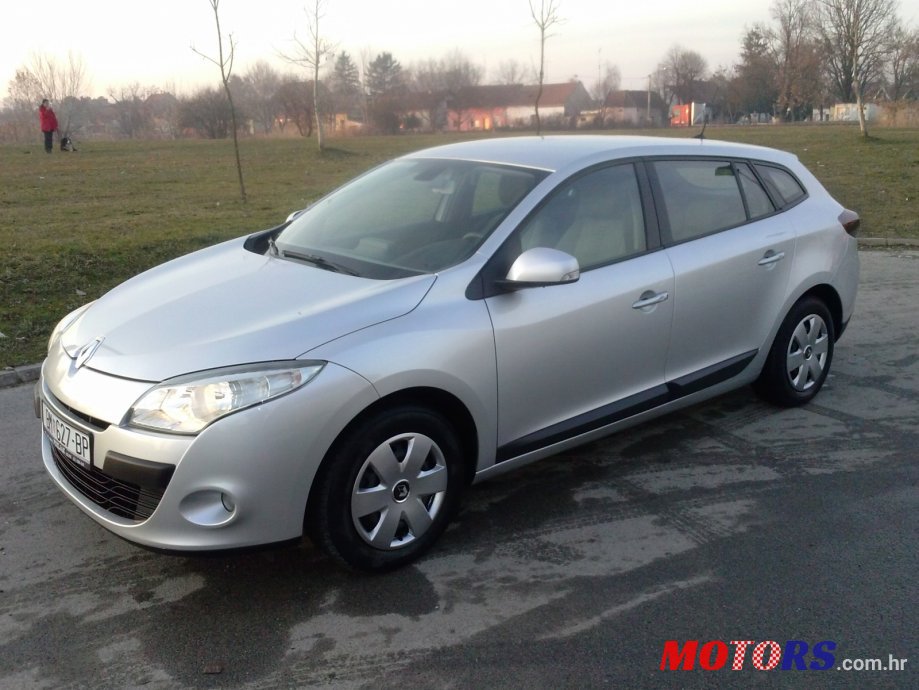 2010' Renault Megane photo #1