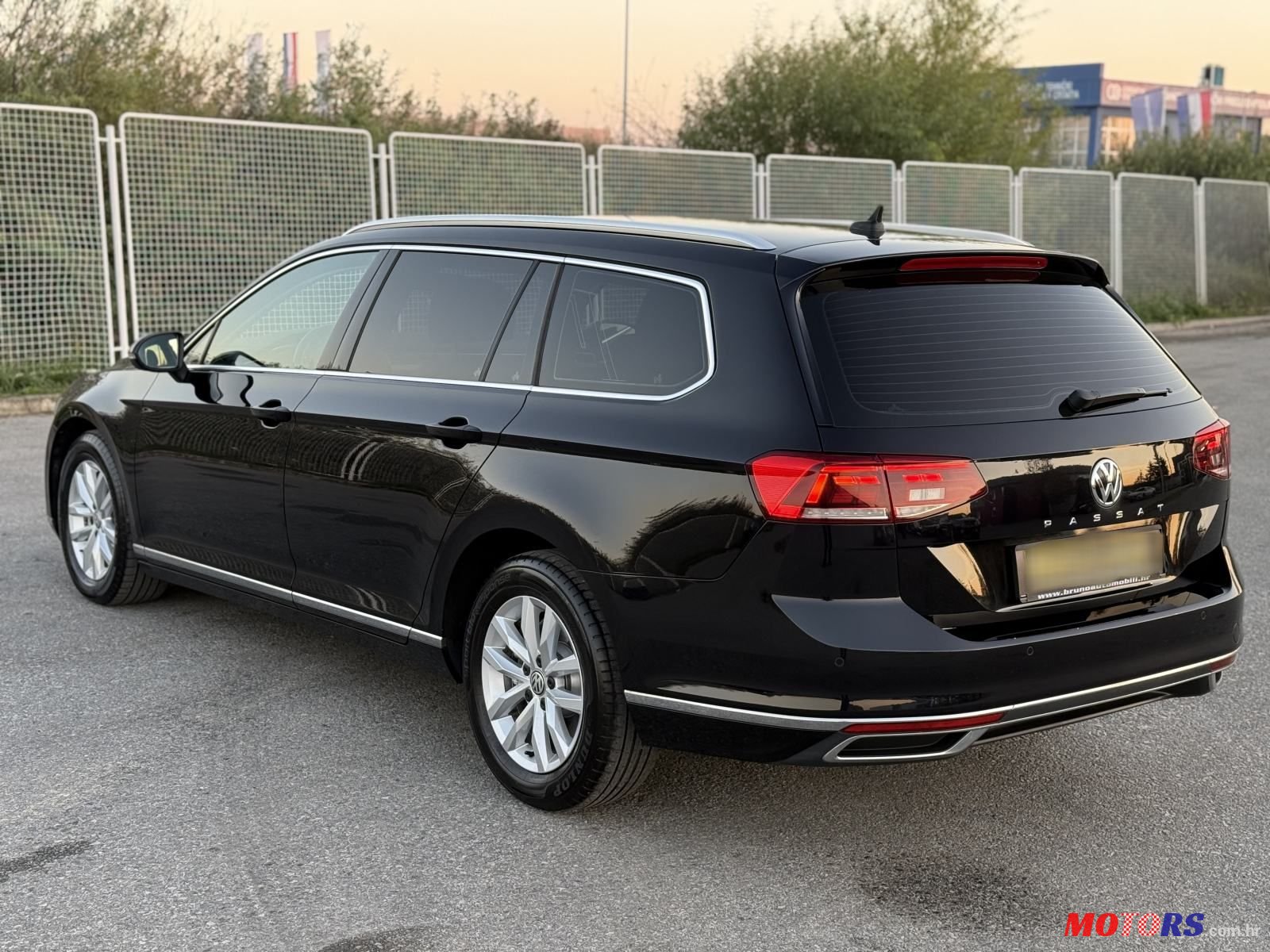 2020' Volkswagen Passat Variant photo #5