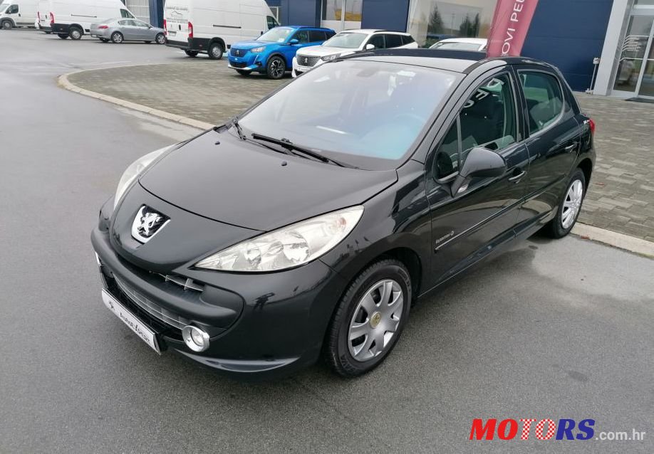 2009' Peugeot 207 1,4 16V Vti photo #1