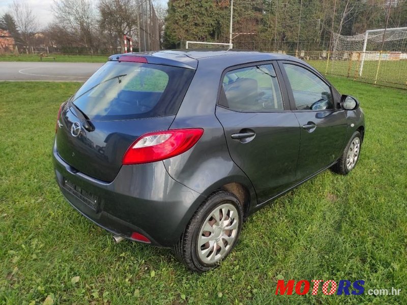 2009' Mazda 2 1,3 I Te photo #4