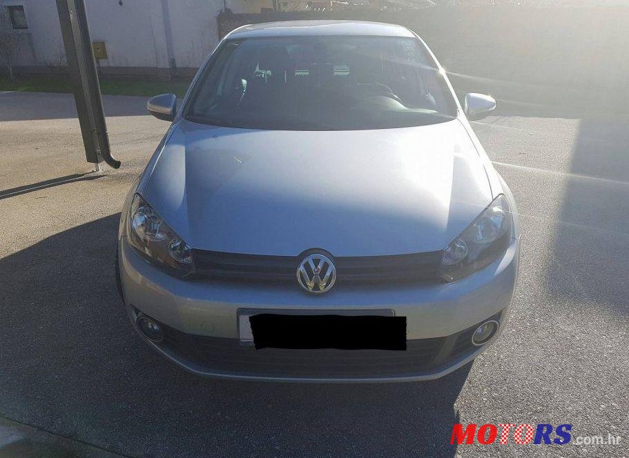 2011' Volkswagen Golf VI 1,6 TDI photo #2