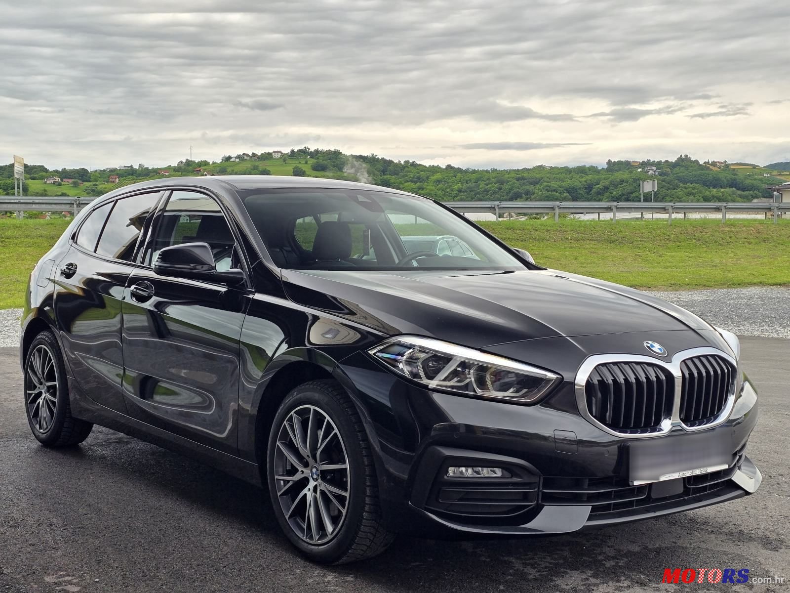 2023' BMW Serija 1 118D photo #3