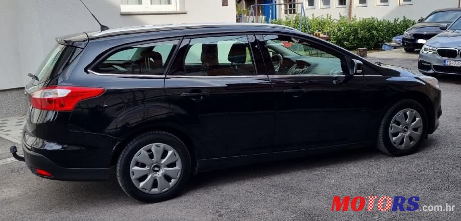 2012' Ford Focus Karavan photo #4