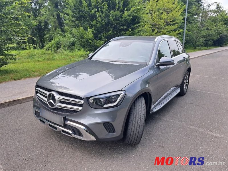 2020' Mercedes-Benz GLC 200 D photo #2