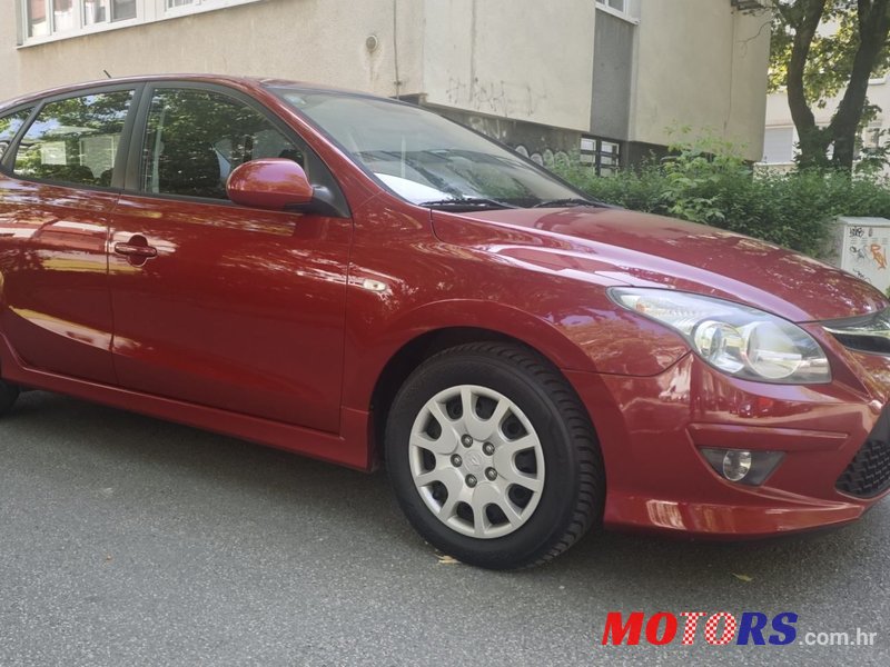 2011' Hyundai i30 1,6 Crdi photo #3