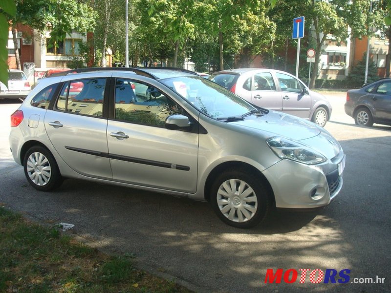 2009' Renault Clio photo #1