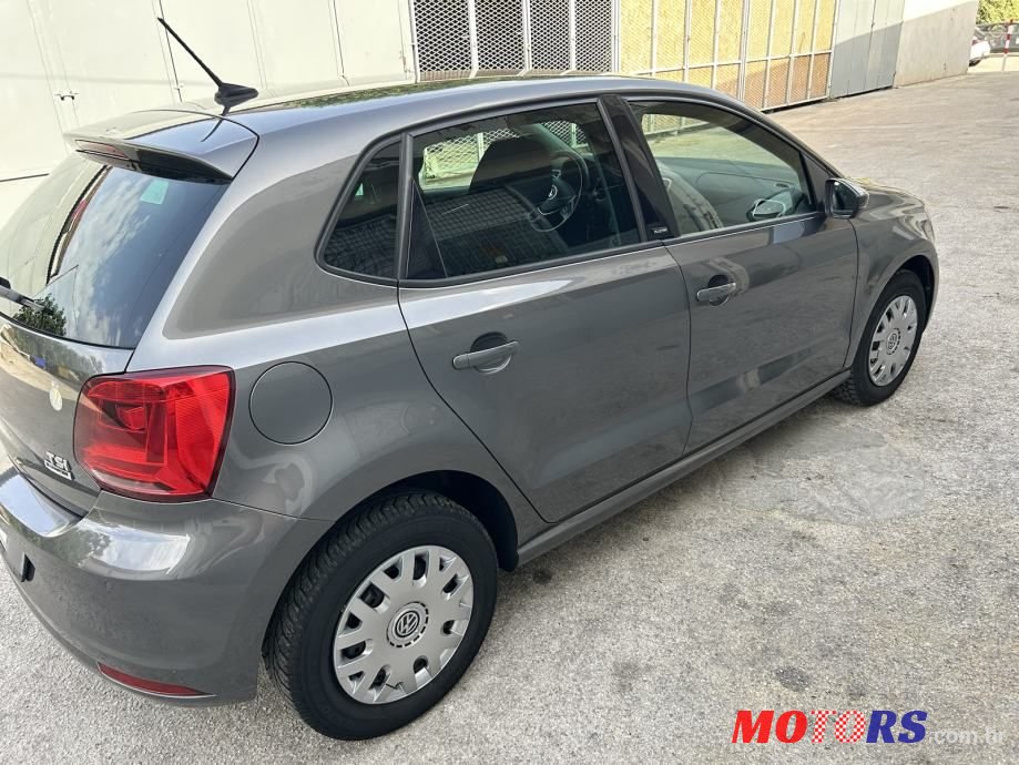 2016' Volkswagen Polo photo #4