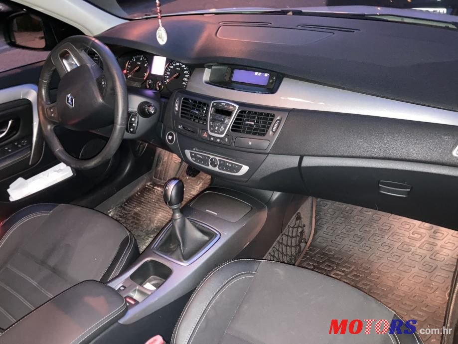 2011' Renault Laguna 1,5 Dci photo #1