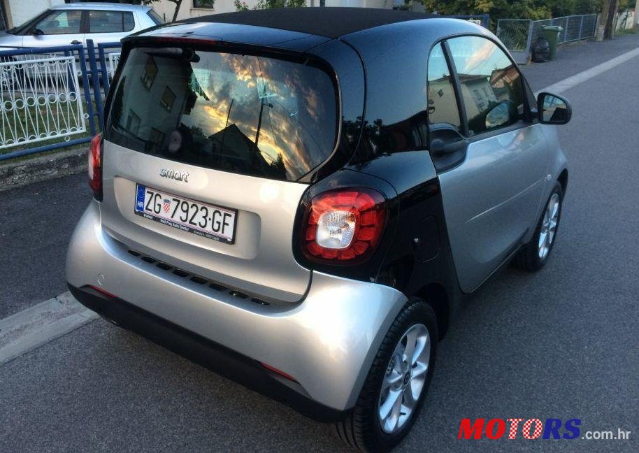 2017' Smart Fortwo Coupe photo #2