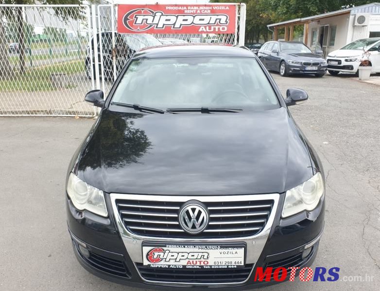 2005' Volkswagen Passat photo #2