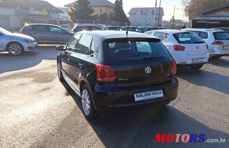 2011' Volkswagen Polo Tdi photo #5