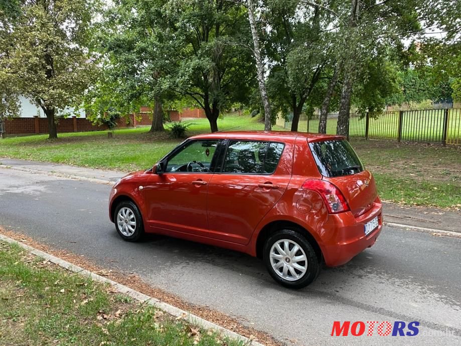 2010' Suzuki Swift 1,3 Glx photo #1