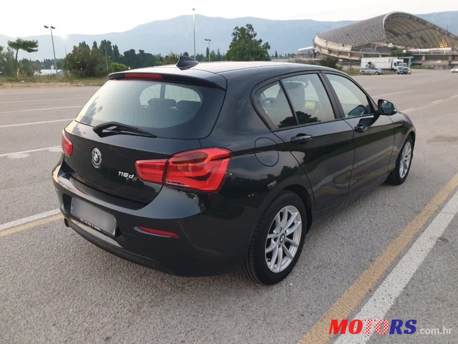 2016' BMW Serija 1 116D photo #6