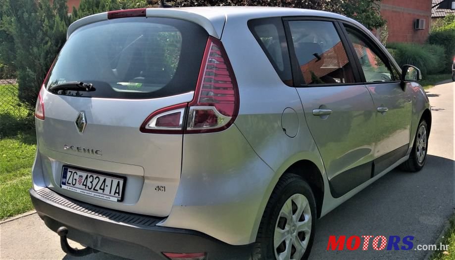 2009' Renault Scenic photo #4