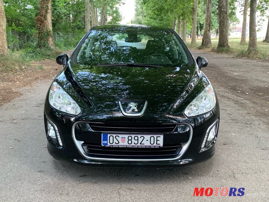 2012' Peugeot 308 photo #2