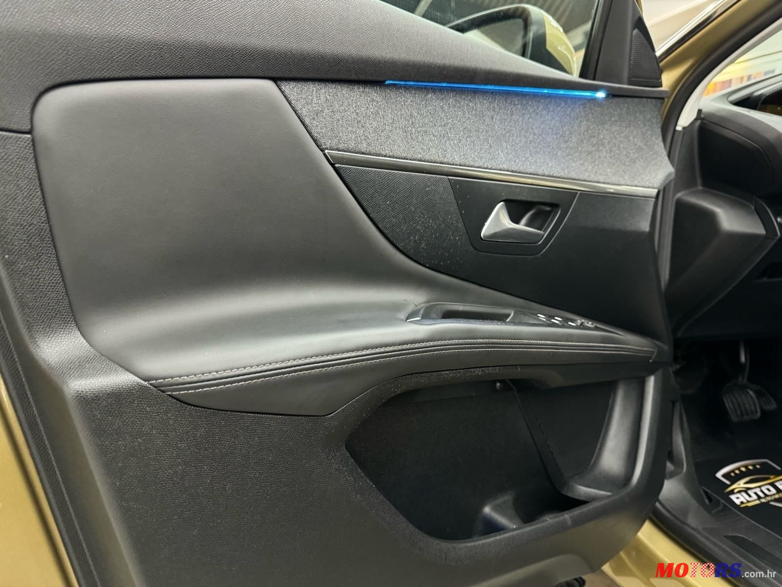 2018' Peugeot 3008 1,6 Bluehdi photo #5