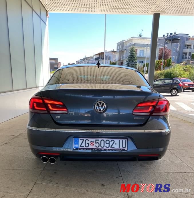 2013' Volkswagen Passat photo #5