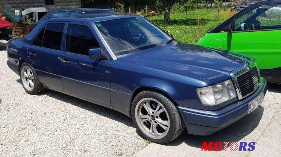 1991' Mercedes-Benz 124 250 D photo #1