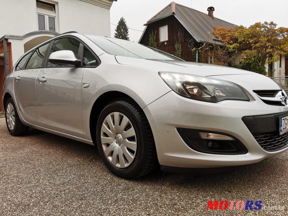 2014' Opel Astra Karavan photo #4