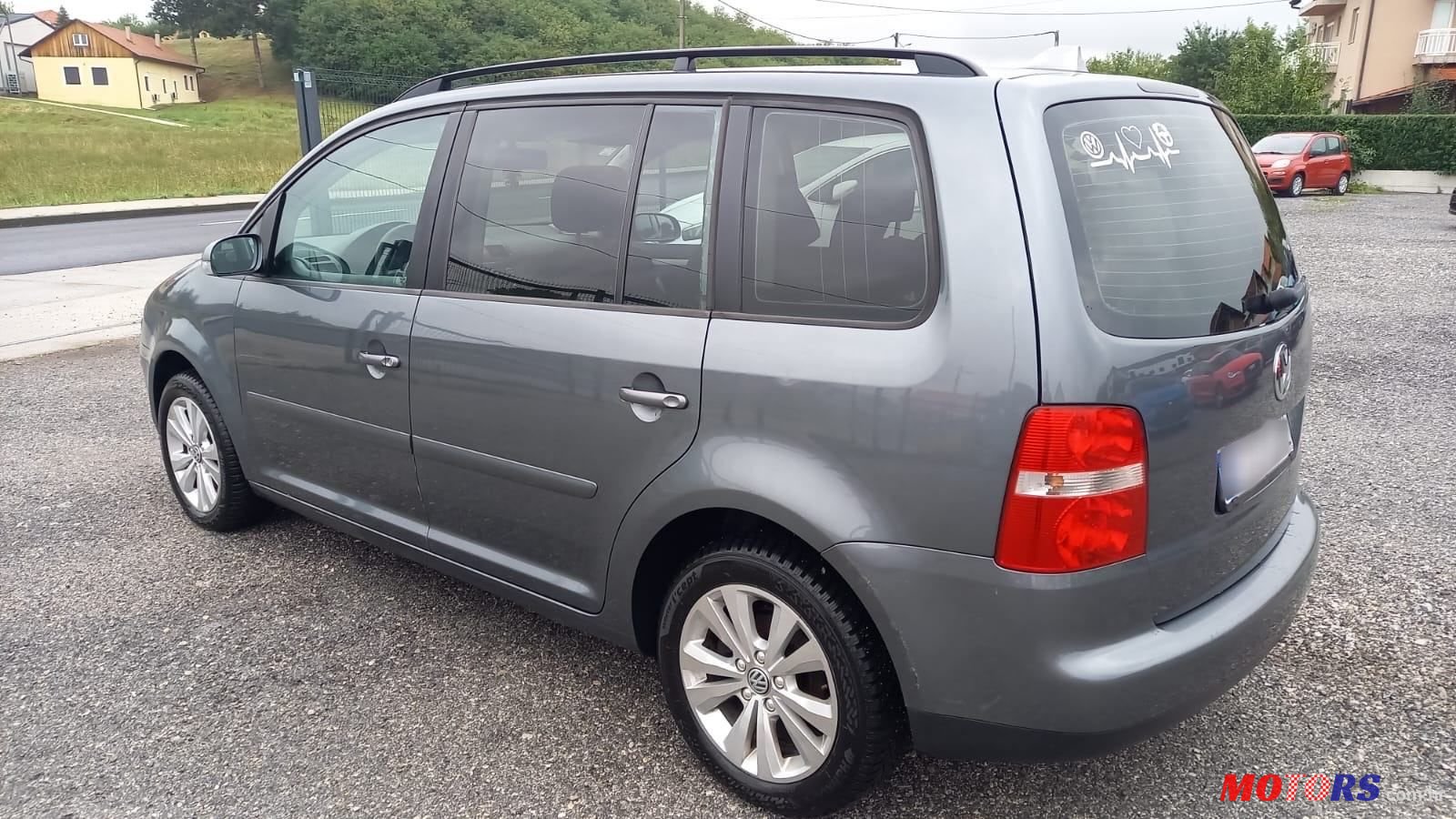 2004' Volkswagen Touran 2,0 Tdi photo #5
