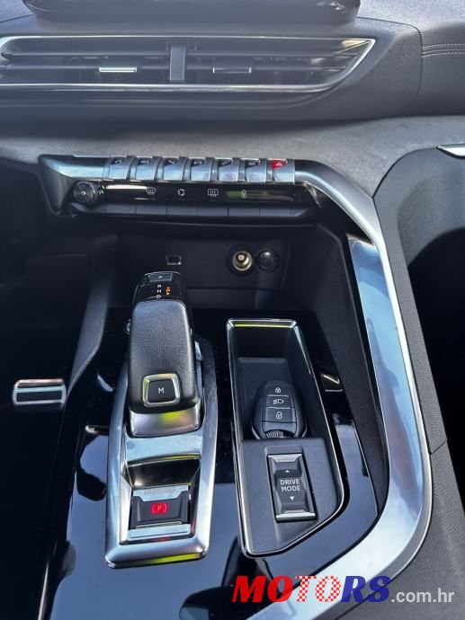2021' Peugeot 3008 1,5 Bluehdi photo #5