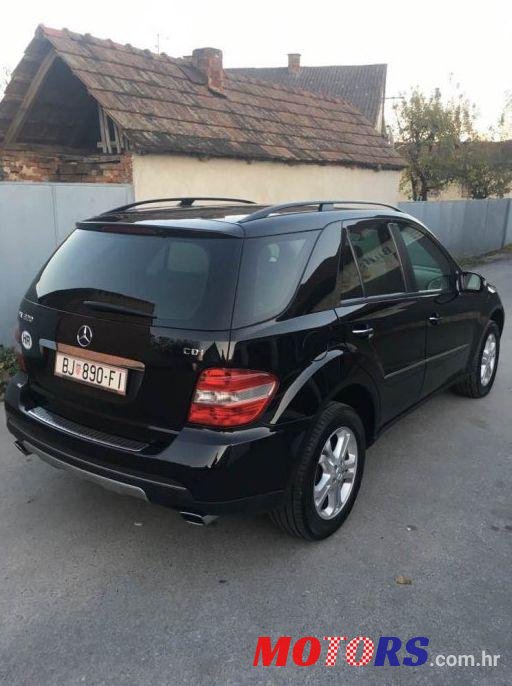 2006' Mercedes-Benz Ml 320Cdi 4Matic Sport photo #2