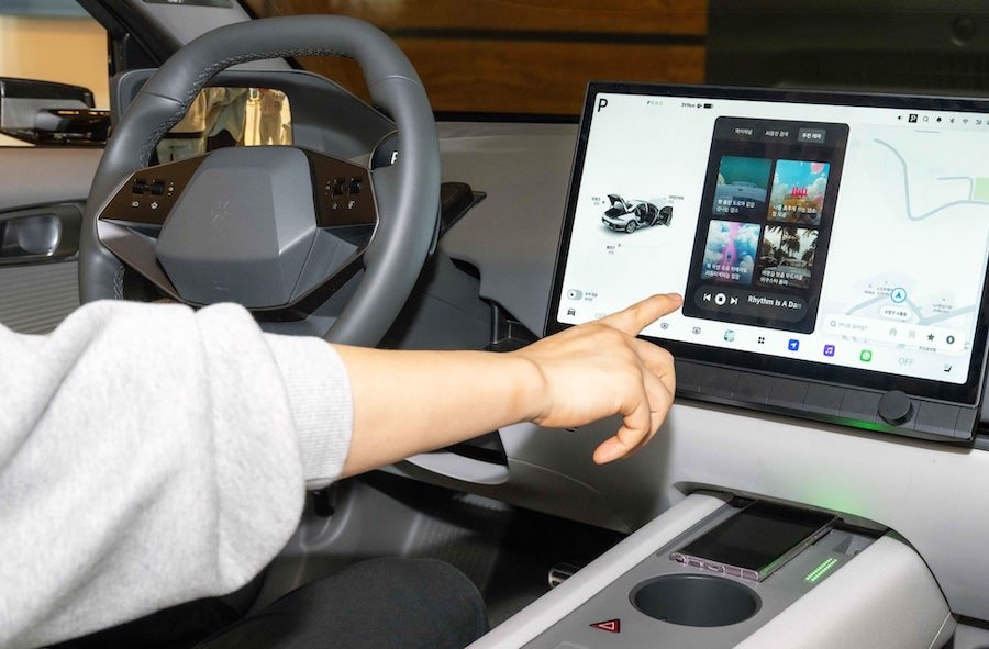 Hyundai Might Ditch Buttons for a Massive Tesla-Style Screen. That's a Mistake