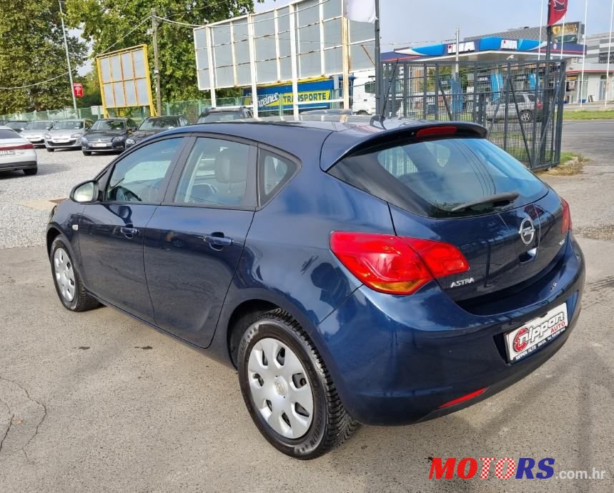 2010' Opel Astra 1,7 Cdti photo #4